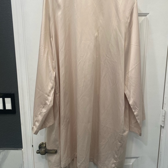 Blush Satin Plum Pretty Sugar Robe - Picture 2 of 4